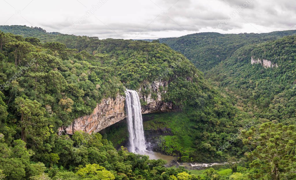 Beautiful view of Caracol Waterfall (Snail Waterfall) - Canela- 