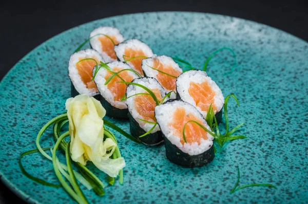 Perfect Sushi Traditional Japanese Cuisine Delicious Hossomaki Decorated Plate Black — Stock Photo, Image