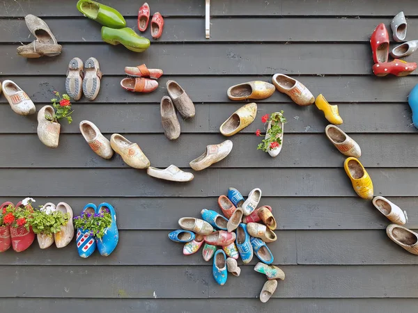 Mucchio Scarpe Tradizionali Legno Nei Paesi Bassi — Foto Stock