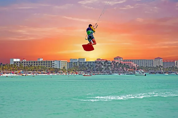 Kite Surfeur Palm Beach Sur Île Aruba Coucher Soleil — Photo