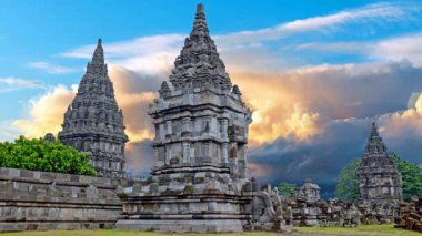 Prambanan Tapınağı da günbatımı Java Endonezya