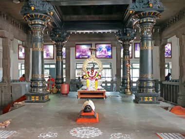 Tiruvanamalai, Hindistan - 8 Aralık 2018: İç Sri Ramana Maharshi Ashram Tiruvanamalai Hindistan içinde