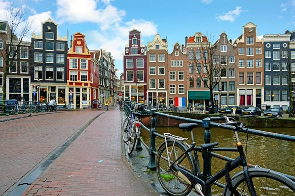 Ciudad escénica de Amsterdam en los Países Bajos — Foto de Stock