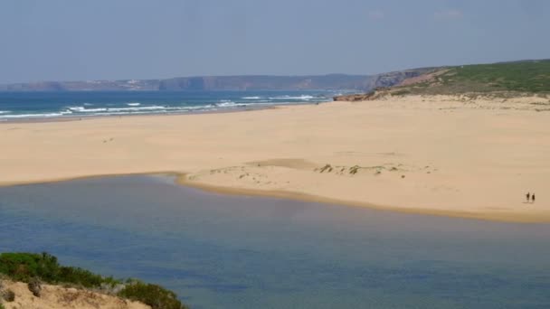 Blick Auf Den Strand Von Carapateira Der Algarve — Stockvideo