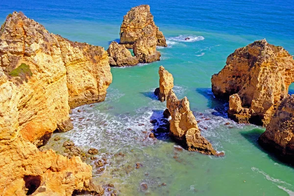 Vue aérienne depuis les rochers naturels du Ponte Piedade à Lagos Portugal — Photo