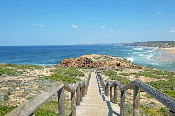 Vista sobre la playa de Carapateira en la costa oeste de Portugal —  Fotos de Stock