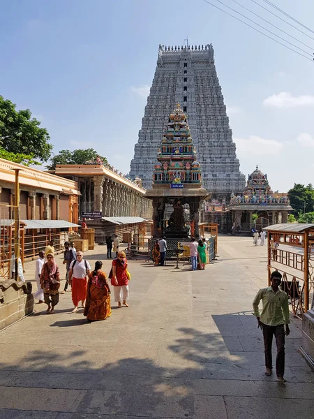 Tiruvanamalai, India - 20 de diciembre de 2019: Personas que visitan el Ar — Foto de Stock