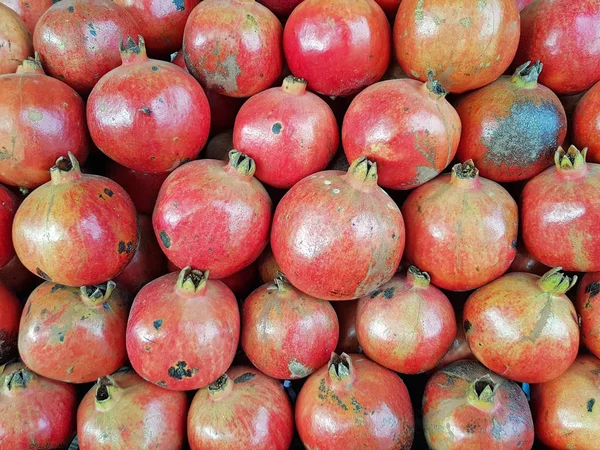 Verkauf von Granatapfel in Indien — Stockfoto