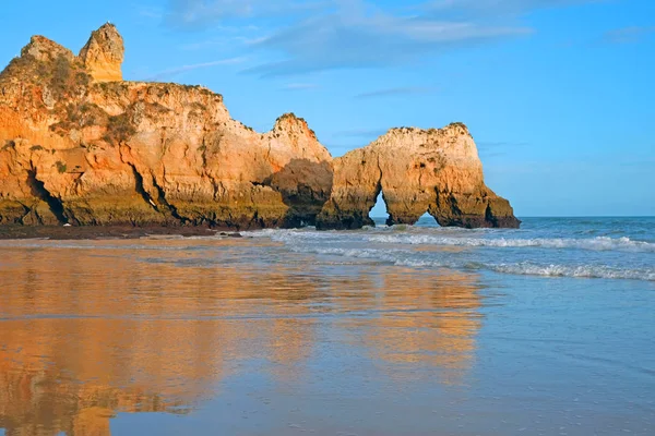 Praia Tres Irmaos v Alvor v Algarve Portugal — Stock fotografie