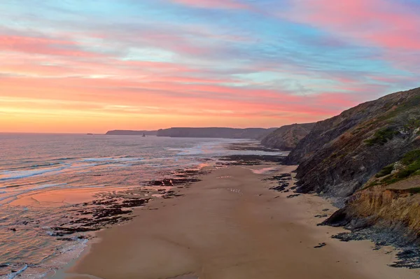 Increíble puesta de sol en la costa oeste de Portugal —  Fotos de Stock