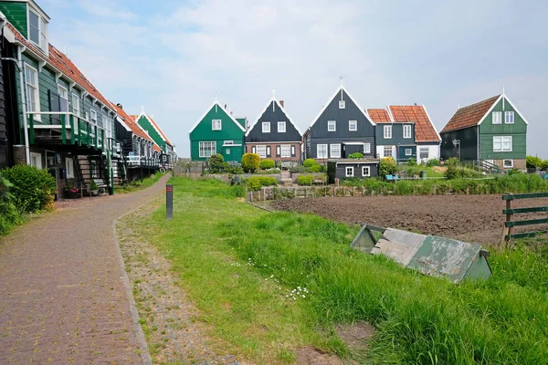 Traditional houses in Marken the Netherlands — Stock Photo, Image