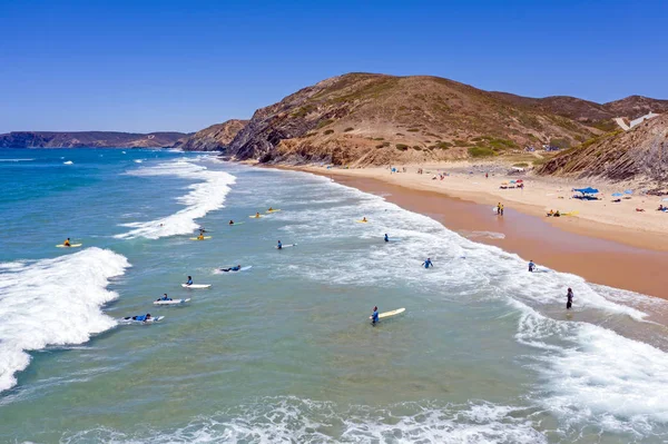 Vale figueiras, portugal - 15. Juni 2019: Antenne vom Surfen bei — Stockfoto