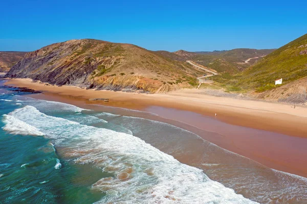 Portekiz'in batı kıyısında Praia Vale Figueiras havadan — Stok fotoğraf