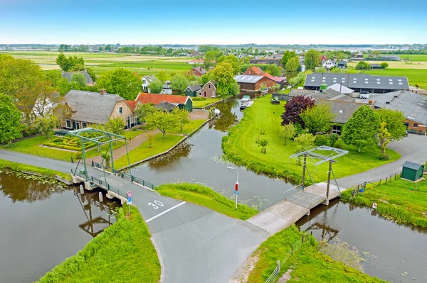 Antenn från byn Zevenhuizen på landsbygden från — Stockfoto