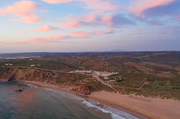Aérea de Praia do Amado en la costa oeste de Portugal a los soles — Foto de Stock
