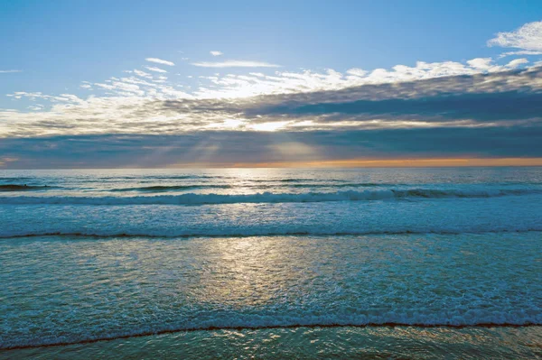 Vzdušný západ slunce v Atlantickém oceánu — Stock fotografie