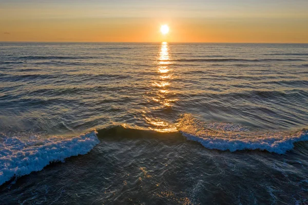 Pôr do sol na costa oeste em Portugal — Fotografia de Stock