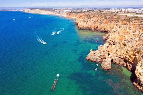 Vue aérienne depuis les rochers naturels du Ponte Piedade à Lagos Portugal — Photo