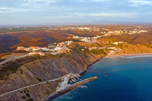 Luchtfoto uit het dorp Arifana aan de westkust van Portugal — Stockfoto