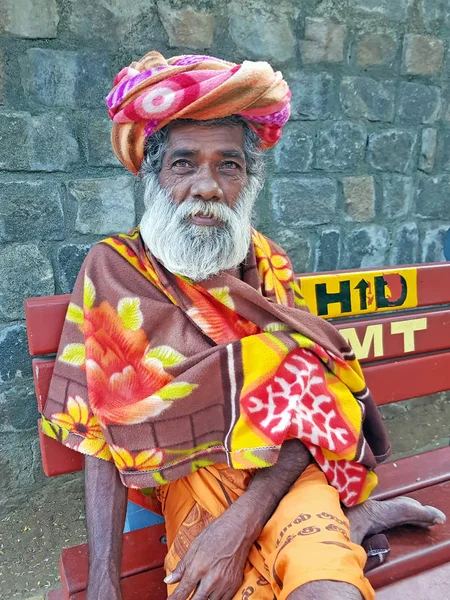 Tiruvanamalai, India - 5 januari 2019: Sadhu op straat vanuit Tiruvanamalai in Tamil Nadu India — Stockfoto