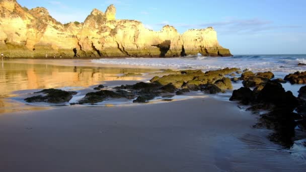 Praia Tres Irmaos Při Západu Slunce Portugalsku — Stock video