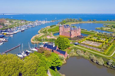 Hollanda Muiden 'daki Ortaçağ şatosundan' Muiderslot '