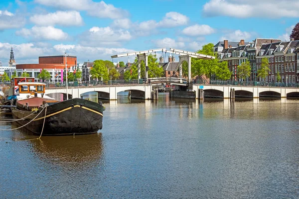 City Scenic Amsterdam River Amstel Netherlands Tiny Bridge — Stock Photo, Image