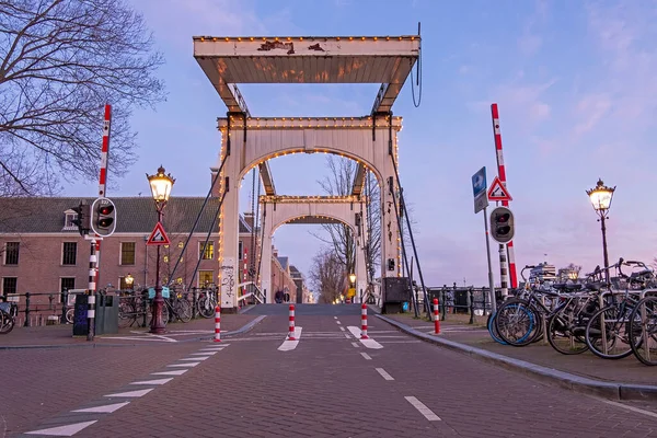 Ponte Levadiça Medieval Amsterdã Holanda Pôr Sol — Fotografia de Stock