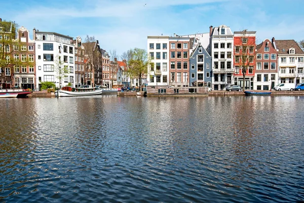 Πόλη Γραφική Από Άμστερνταμ Στον Ποταμό Amstel Στην Ολλανδία — Φωτογραφία Αρχείου
