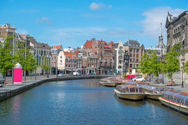 Hollanda, Amsterdam 'dan Munt kulesiyle şehir manzarası