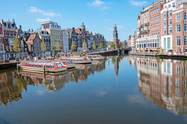 Hollanda, Amsterdam 'dan şehir manzarası Amstel' de Munt kulesiyle