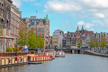 Hollanda, Amsterdam 'dan Munt kulesiyle şehir manzarası