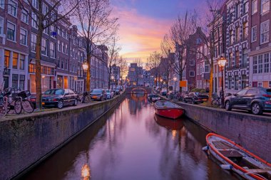 Hollanda, Amsterdam 'dan Munt kulesiyle şehir manzarası