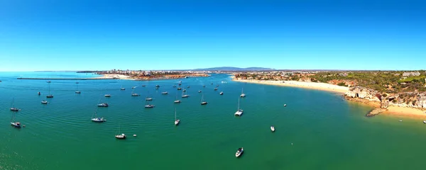 来自葡萄牙阿尔加维港口城市的空中全景 — 图库照片