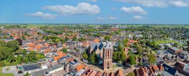 Hollanda 'nın Friesland kentindeki tarihi Workum kentinin hava manzarası.