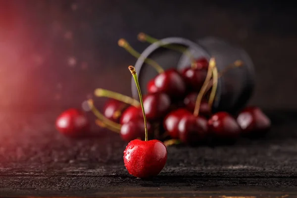 Grupo Cerezo Sobre Fondo Mesa Madera Oscura Bayas Cereza Frescas — Foto de Stock