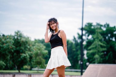 Şirin Asyalı Kız portresi kapatın