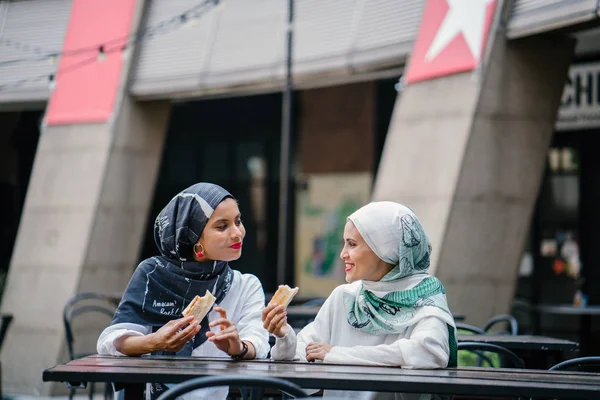 Les Femmes Musulmanes Aiment Asseoir Café — Photo