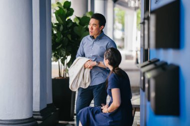 Bir Asya Çin portresi çift bir tarihte hafta sonu.