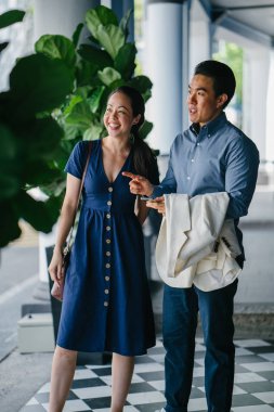 Bir Asya Çin portresi çift bir tarihte bir yerde seyir hafta sonu