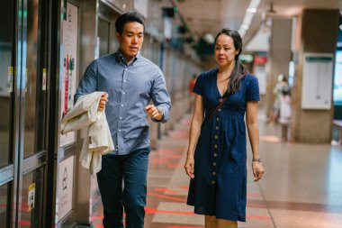 Bir Asya Çin portresi çift bir tarihte hafta sonu.