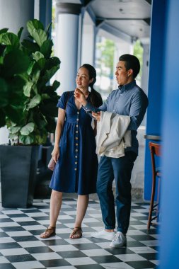 Bir Asya Çin portresi çift bir tarihte bir yerde seyir hafta sonu