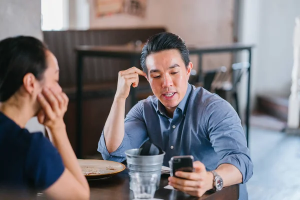 Glücklich Junge Romantische Asiatische Paar Café — Stockfoto