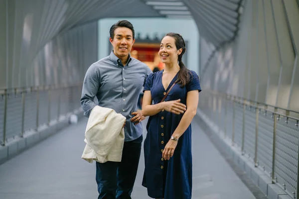 Retrato Casal Asiático Chinês Encontro Durante Fim Semana Homem Jovem — Fotografia de Stock