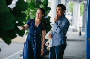 Bir Asya Çin portresi çift bir tarihte hafta sonu.