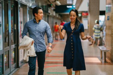 Bir Asya Çin portresi çift bir tarihte hafta sonu.