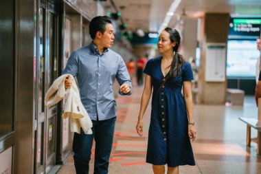 Bir Asya Çin portresi çift bir tarihte hafta sonu.