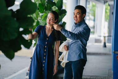 Bir Asya Çin portresi çift bir tarihte bir yerde seyir hafta sonu