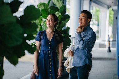 Bir Asya Çin portresi çift bir tarihte hafta sonu.