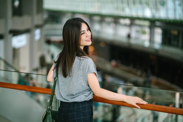 Fashion Portrait Attractive Young Asian Woman Posing — Stock Photo, Image